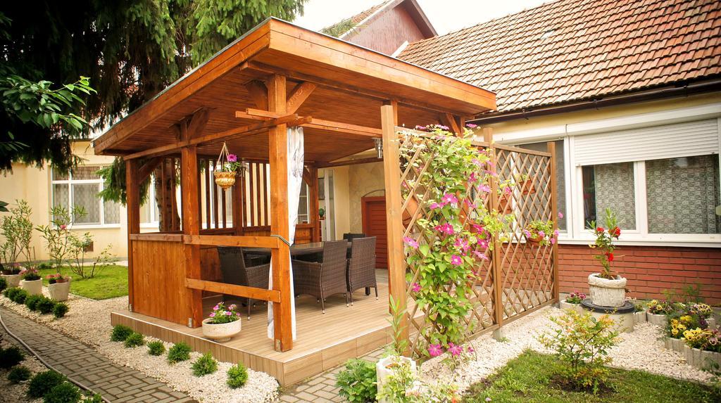 Hajnal Apartman Villa Gyula Exterior photo